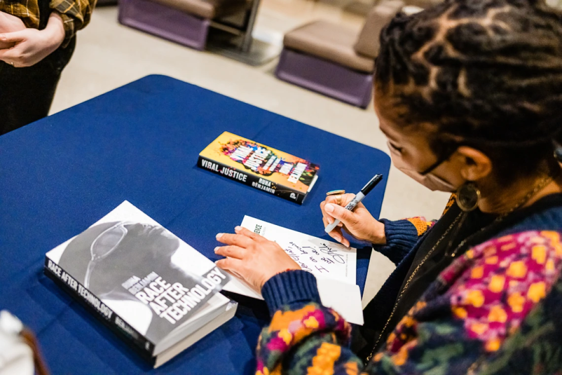 Speaker signing books